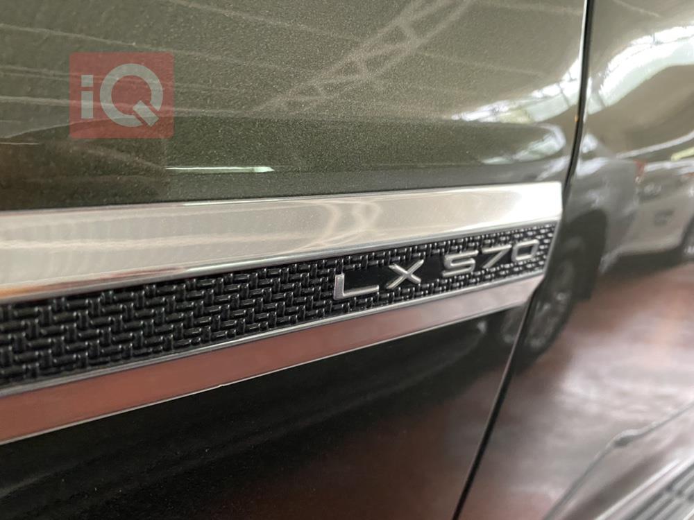 لكزس LX